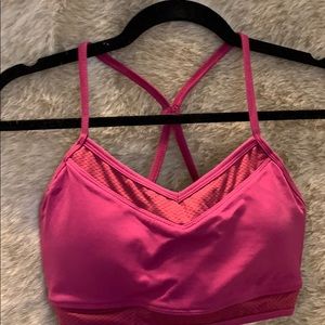 NWOT Vaunt Kiki crop fuchsia sport bra